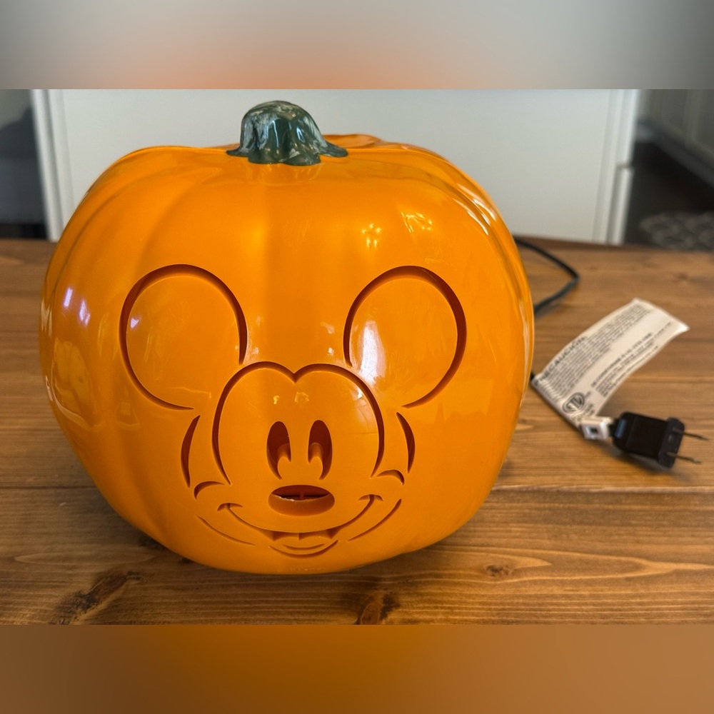 Disney Mickey Mouse Plastic Mold Light Up Jack O Lantern Pumpkin Halloween